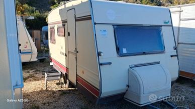 Bürstner caravan 4 posti letto, roulotte