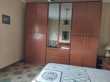 Camera letto matrimoniale completa in noce chiaro 