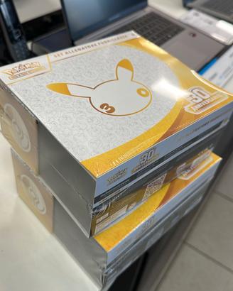 pokemon 30 th anniversario etb set allenatore