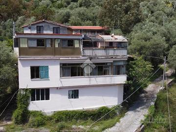 CASA INDIPENDENTE A DOLCEACQUA
