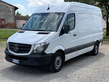 Mercedes Benz L2H2 143CV