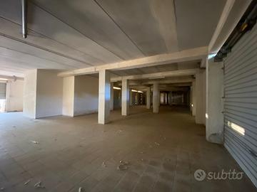 AMPIO LOCALE COMMERCIALE 780mq - ostuni