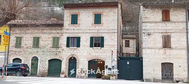 APPARTAMENTO IN CASA STORICA IN PIETRA