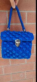 Borsetta fatta a mano