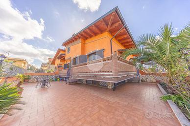 PORZIONE DI QUADRIFAMILIARE A ROMA