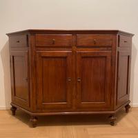 Credenza scantonata