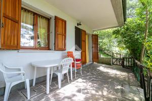 VILLA A SCHIERA A SANTA SOFIA