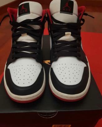 Jordan 1 Mid