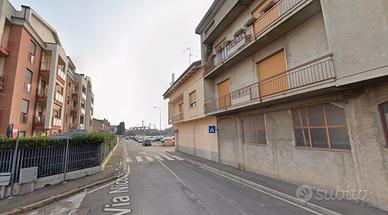 Stanza singola a Cesano Maderno con Box auto