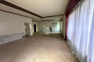 NEGOZIO A LA VALLETTA BRIANZA