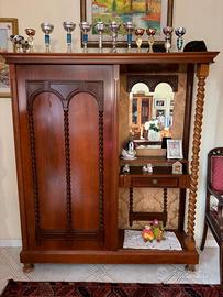 Armadio in stile neorinascimentale anni 50