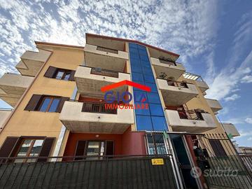 Palazzo / Stabile di 570 m² con più di 5 locali a 