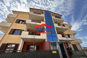 Palazzo / Stabile di 570 m² con più di 5 locali a 