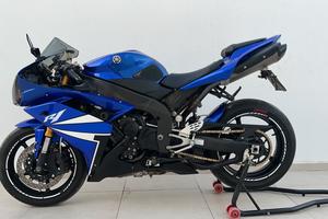 Yamaha r1
