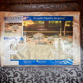 Tovaglia Fiandra 240x150 cm con 12 tovaglioli