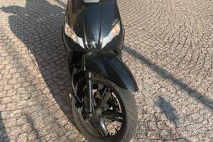 Peugeot tweet 125 2021