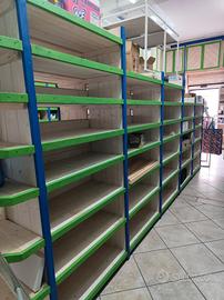 scaffalatura in legno 