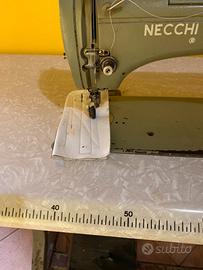 Macchina per cucire industriale