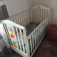 Lettino in legno con materasso incluso