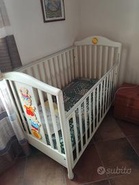 Lettino in legno con materasso incluso