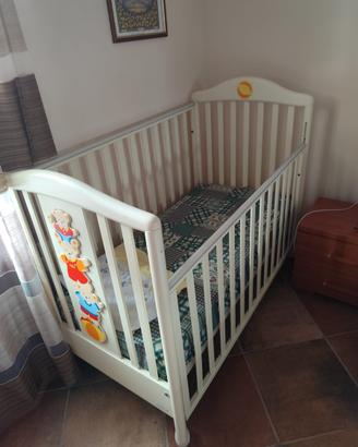 Lettino in legno con materasso incluso