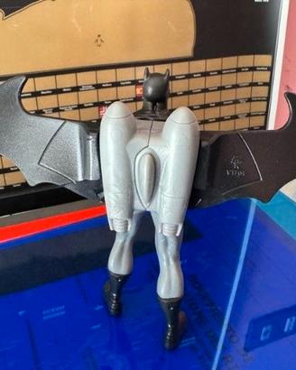 Action figure Batman Mattel con jetpack e ali - DC