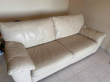 Divano Letto Ecopelle seminuovo