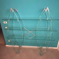 Libreria contemporanea in metacrilato e vetro