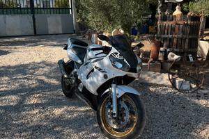 Yamaha R6