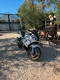 Yamaha R6