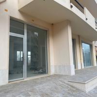 2 locali commerciali nuovi e luminosi