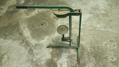 Pressa imbottigliatrice per vino a leva