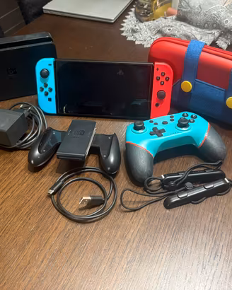 Nintendo Switch OLED + Controller e Custodia