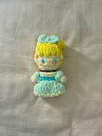 peluche all’uncinetto fatto a mano di cenerentola