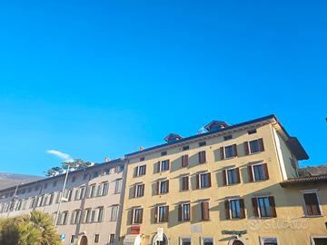 2 CAMERE ZONA OSPEDALE in palazzo storico restaura