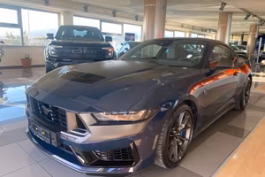 Ford Mustang Fastback 5.0 V8 Dark Horse
