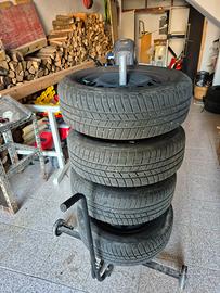 4 GOMME INVERNALI + PORTAGOMME
