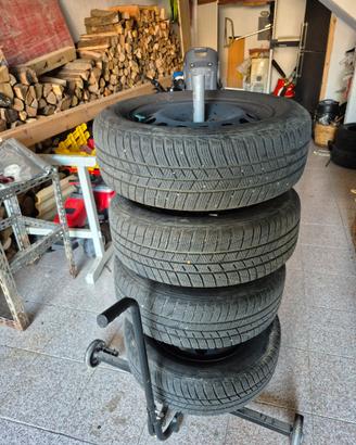 4 GOMME INVERNALI + PORTAGOMME