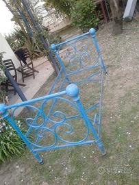 Letto antico in ferro battuto
