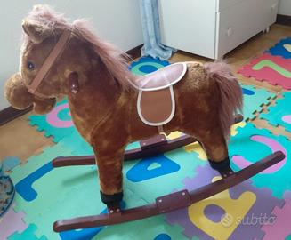Cavallo a dondolo