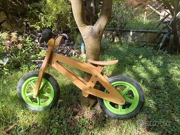 Bicicletta legno senza pedali