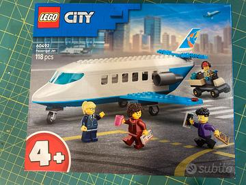 lego City - Jet Passeggeri con minifigures
