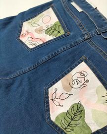 pantaloncino in denim dipinto a mano