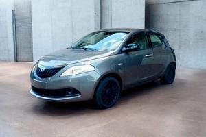 Lancia Ypsilon 1.0 FireFly 5 porte S&S Hybrid Silv