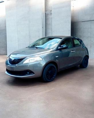 Lancia Ypsilon 1.0 FireFly 5 porte S&S Hybrid Silv