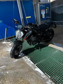 Ktm duke 890
