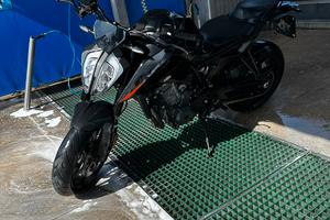 Ktm duke 890