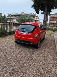 Lancia y