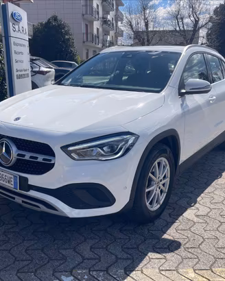 MERCEDES GLA 180 d Executive auto
