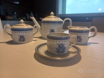 Prestigiosi servizi da The e Caffe’ in porcellana